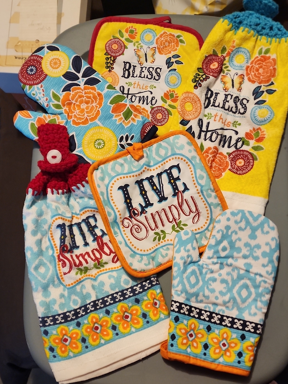 Live Simply & Bless This Home Kitchen Towel, Pot Holder Set - Bright Floral